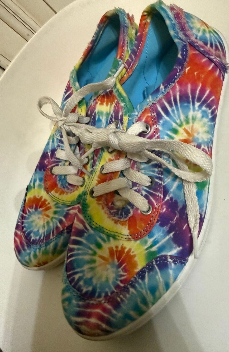 Bobs by Sketchers Women's Memory Foam Lace Up Rainbow Tie Dye Sneakers Size 7.5